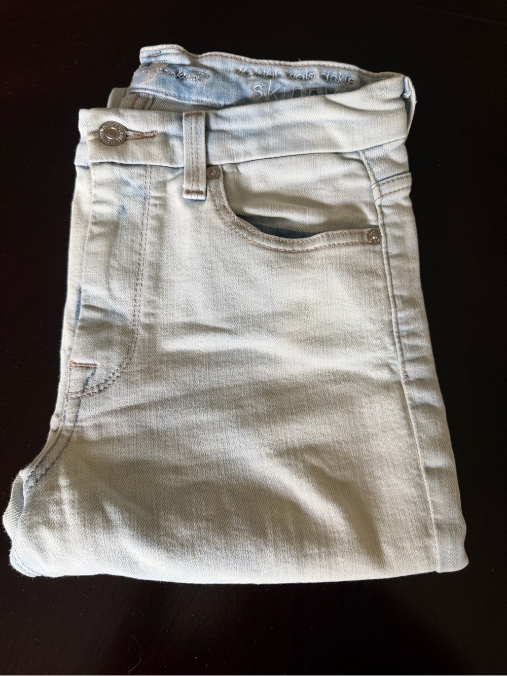 7For all Makink size 27 skinny Jeans Light Color ( Beautiful, fits amazing)